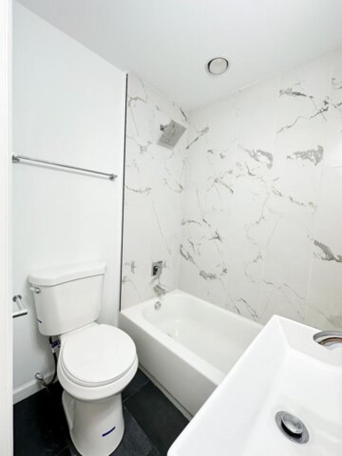 Picture of Home For Sale in Madison, Tennessee, United States