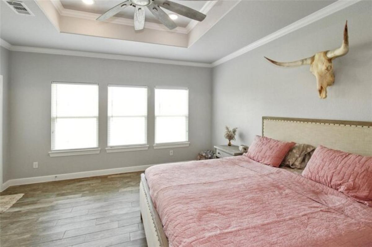 Picture of Home For Sale in Justin, Texas, United States