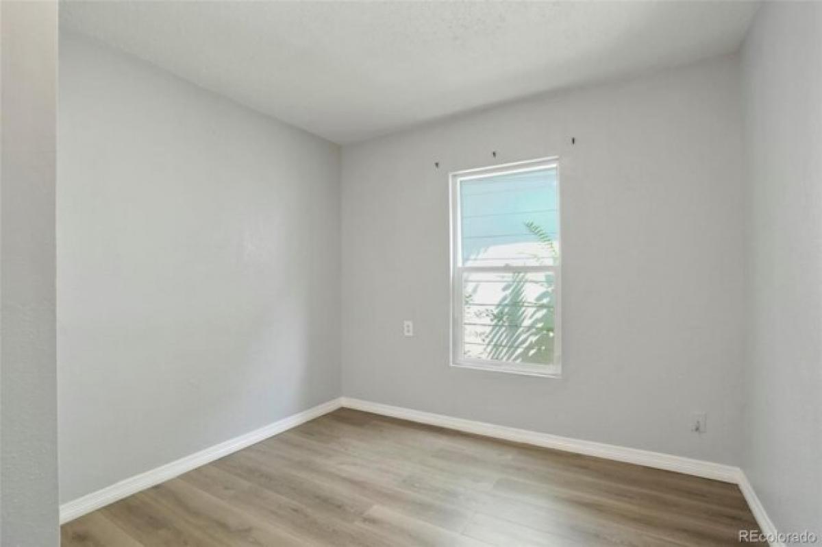 Picture of Home For Sale in Denver, Colorado, United States