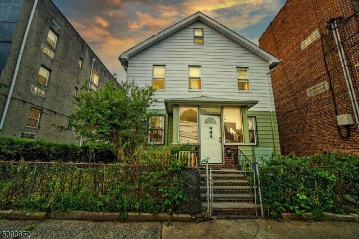 Picture of Home For Sale in Newark, New Jersey, United States