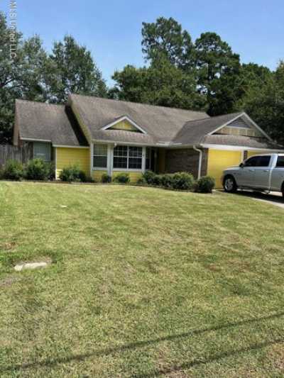 Home For Sale in Ocean Springs, Mississippi
