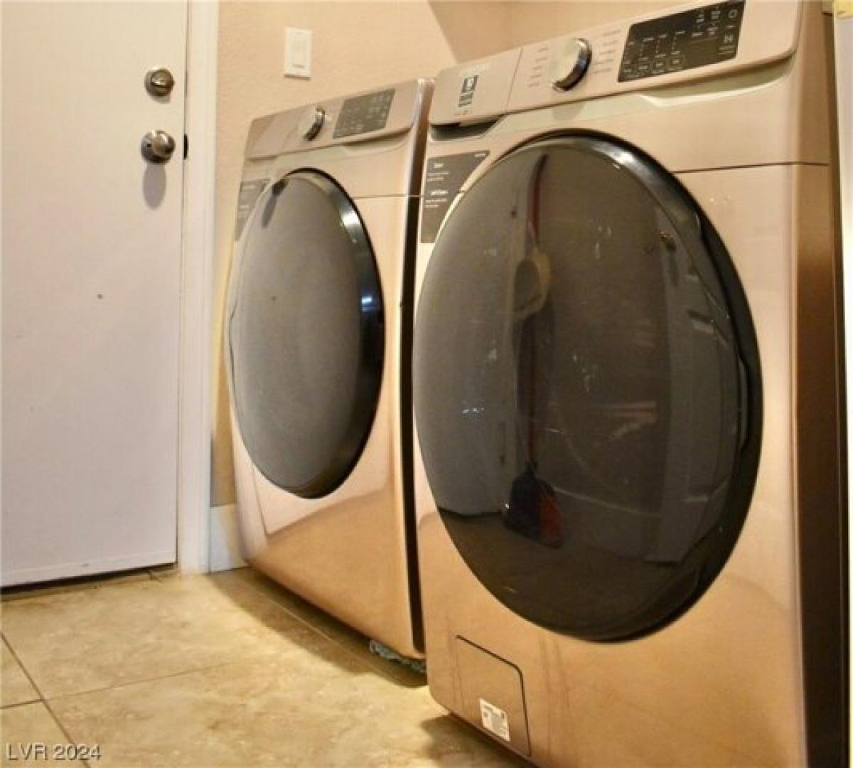 Picture of Home For Sale in North Las Vegas, Nevada, United States