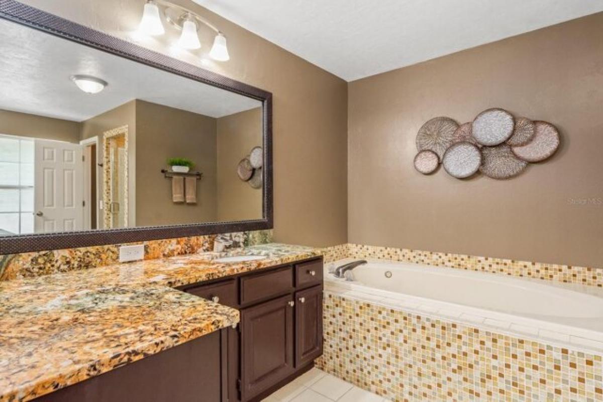 Picture of Home For Sale in Gainesville, Florida, United States