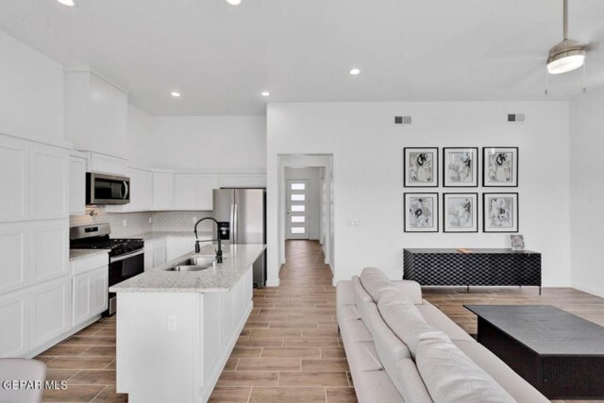 Picture of Home For Sale in Horizon City, Texas, United States