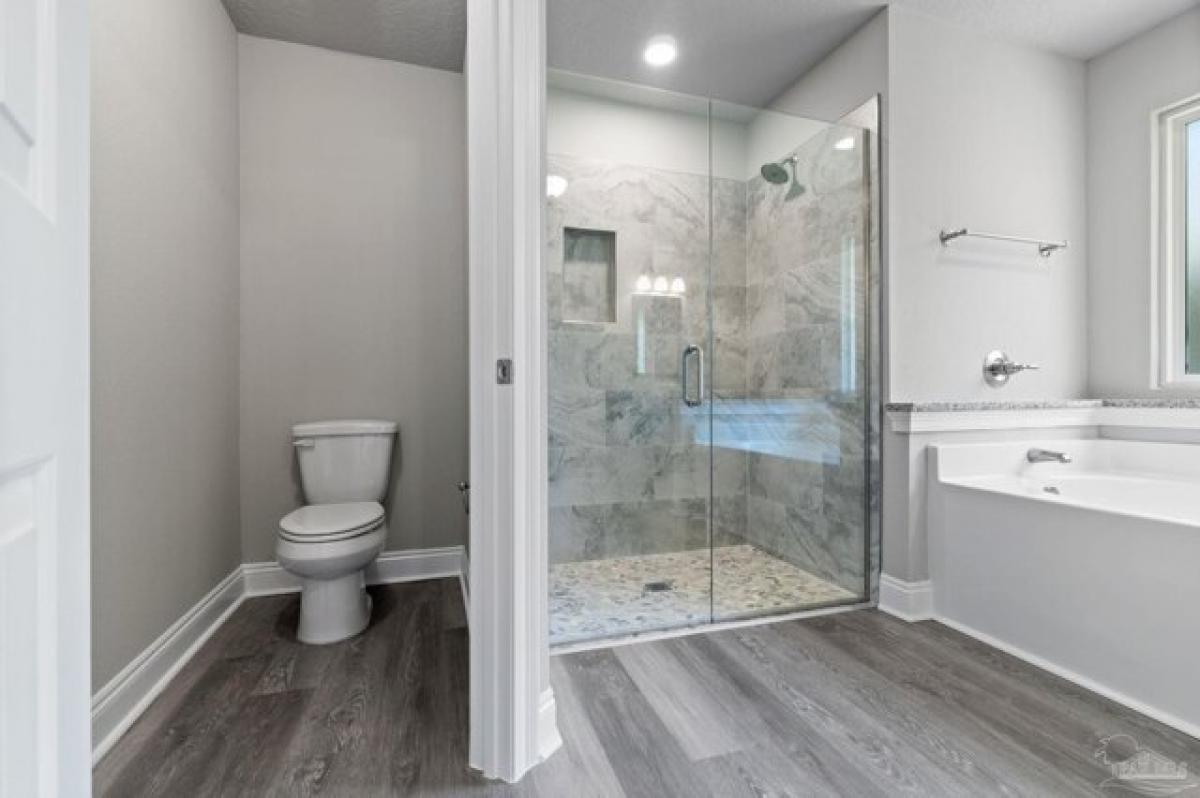 Picture of Home For Sale in Milton, Florida, United States