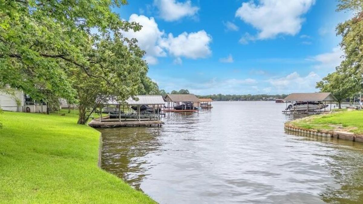 Picture of Home For Sale in Mabank, Texas, United States