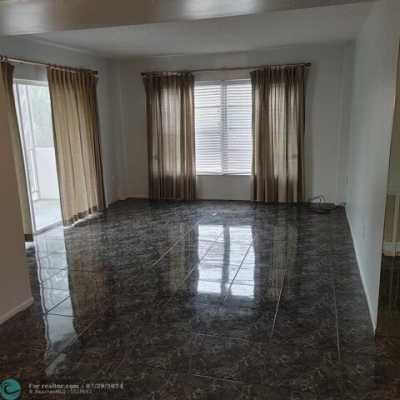 Home For Sale in Lauderhill, Florida