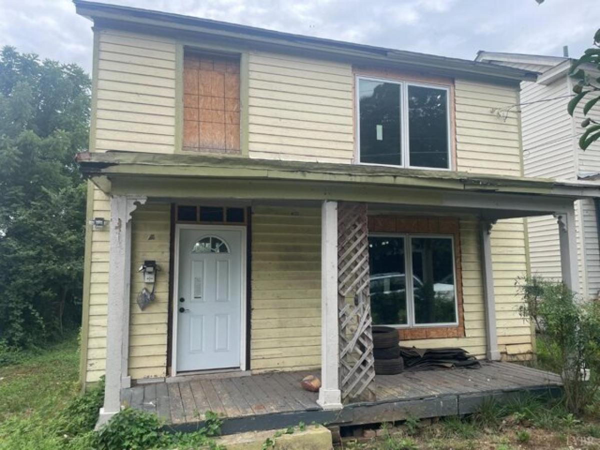 Picture of Home For Sale in Lynchburg, Virginia, United States