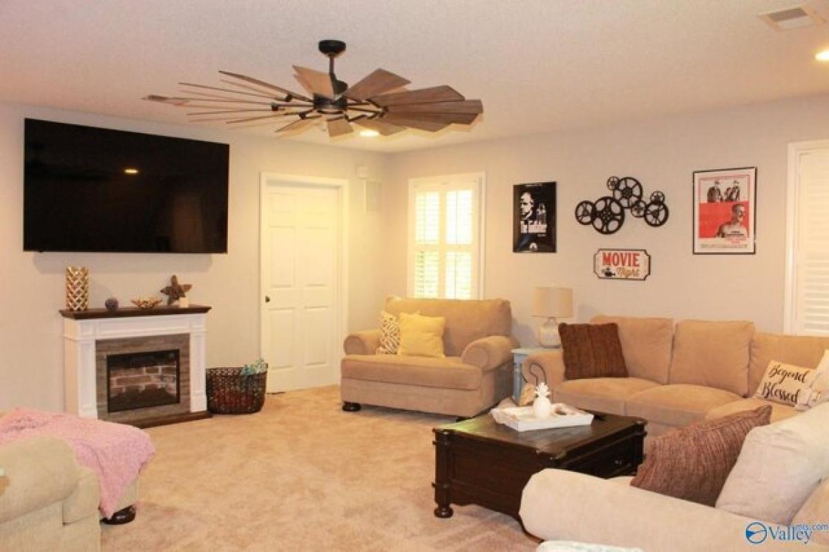 Picture of Home For Sale in Gadsden, Alabama, United States