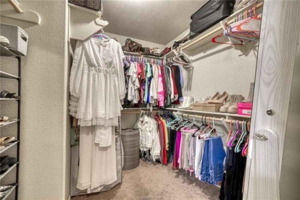 Picture of Home For Sale in College Station, Texas, United States