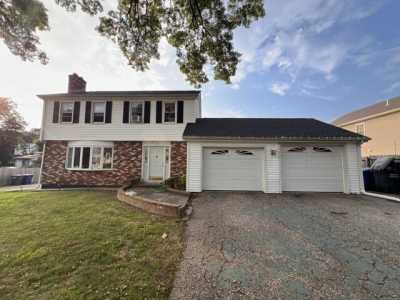 Home For Rent in Bridgeport, Connecticut