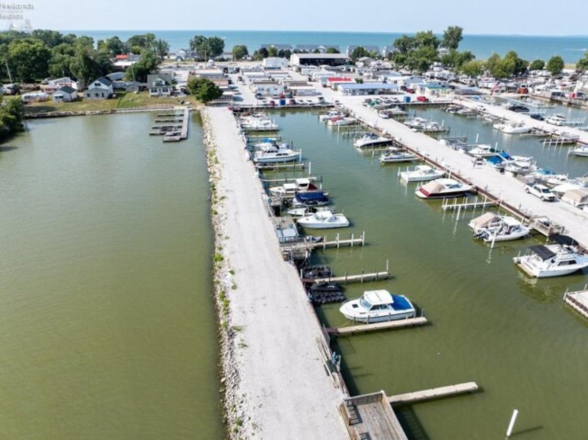 Picture of Residential Land For Sale in Port Clinton, Ohio, United States