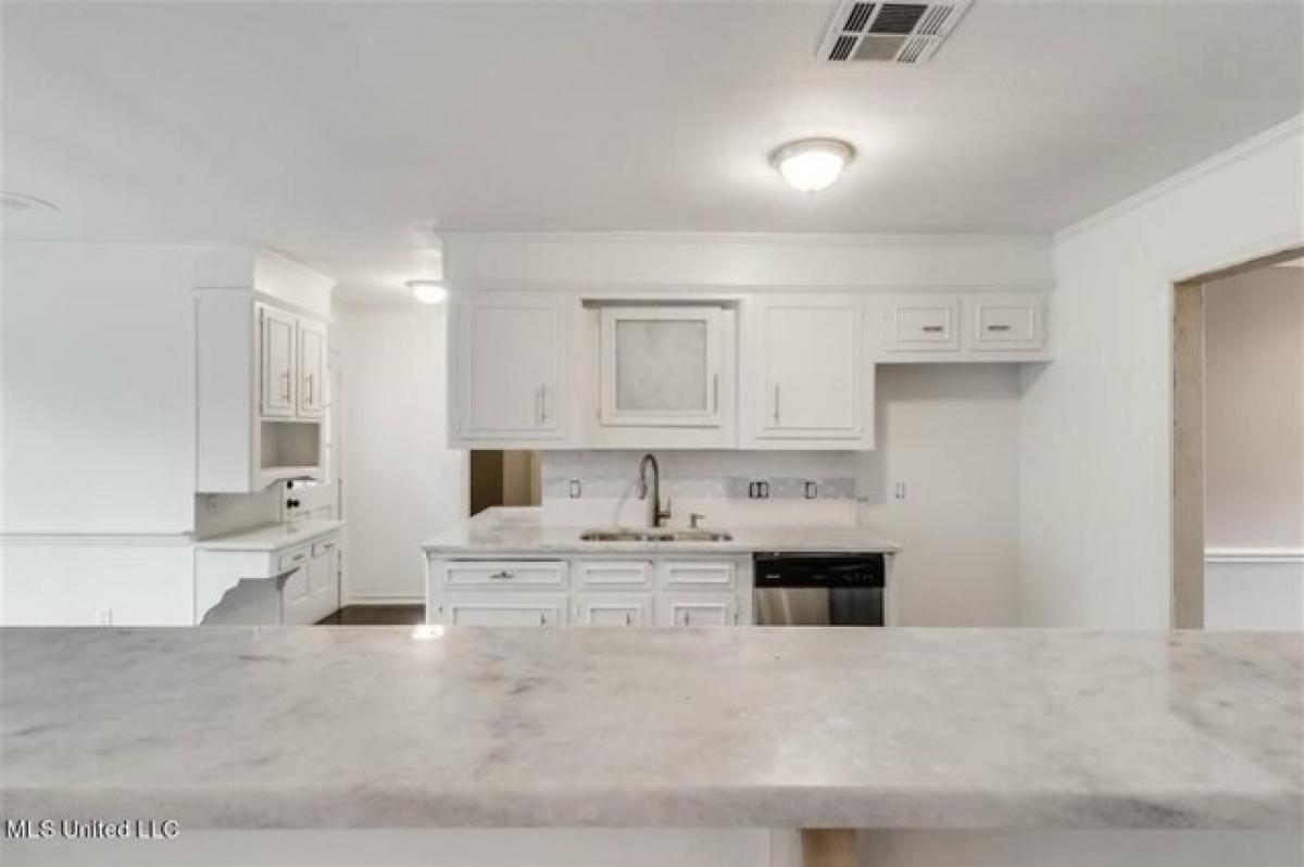 Picture of Home For Sale in Jackson, Mississippi, United States