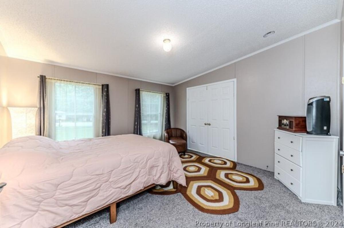 Picture of Home For Sale in Sanford, North Carolina, United States