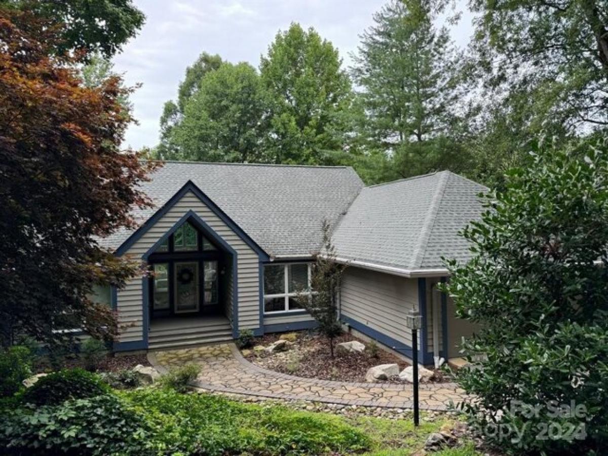 Picture of Home For Sale in Flat Rock, North Carolina, United States
