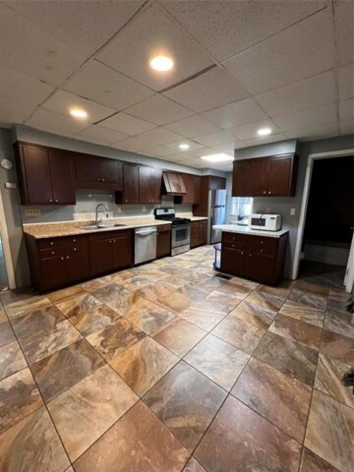 Picture of Home For Sale in Binghamton, New York, United States