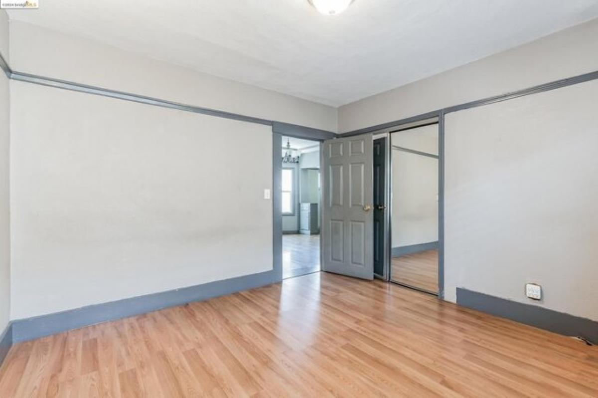 Picture of Home For Sale in Oakland, California, United States