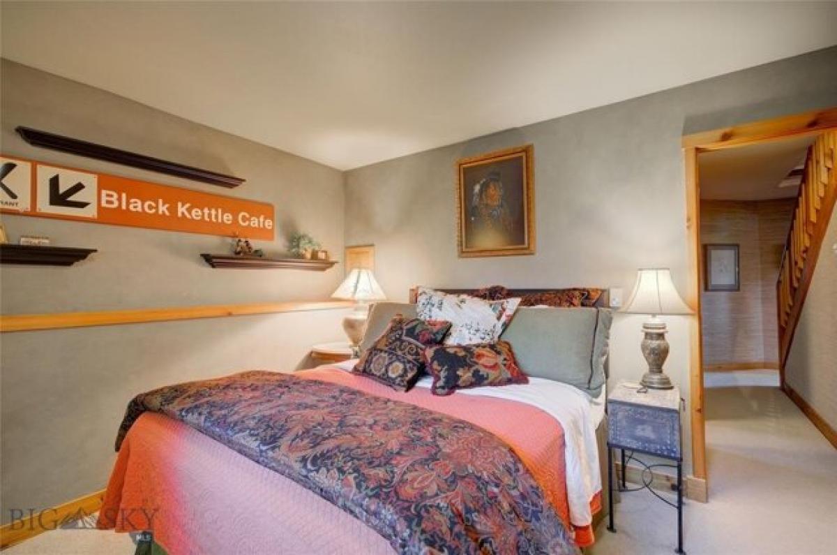 Picture of Home For Sale in Belgrade, Montana, United States