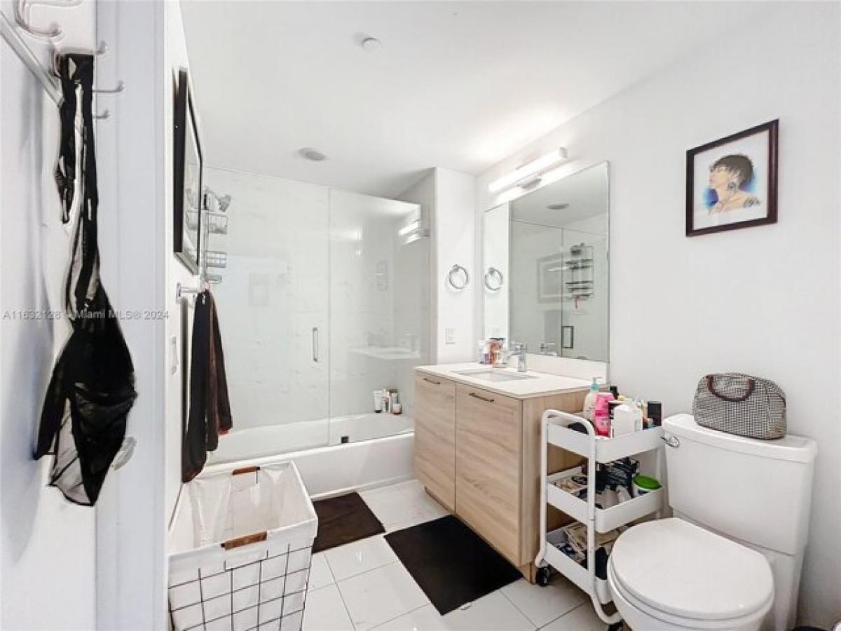 Picture of Home For Sale in North Miami Beach, Florida, United States