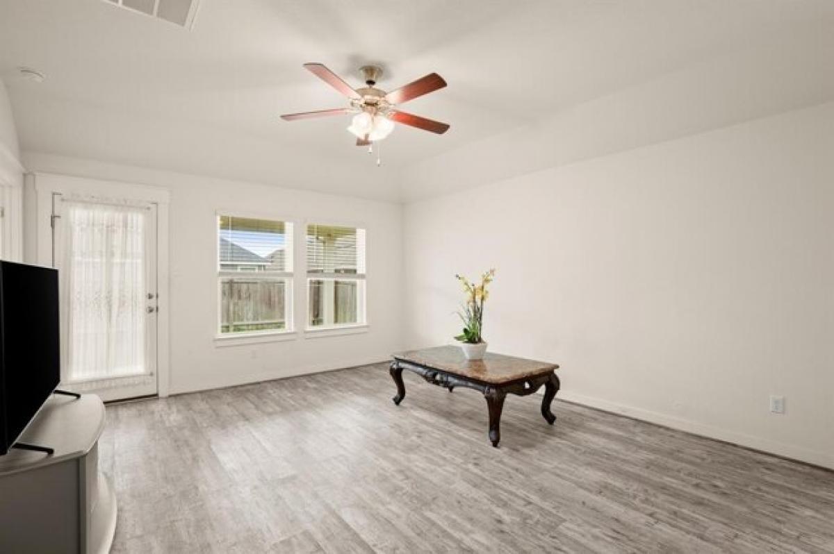 Picture of Home For Sale in Pflugerville, Texas, United States