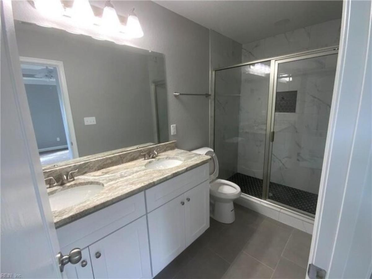 Picture of Home For Sale in Hampton, Virginia, United States