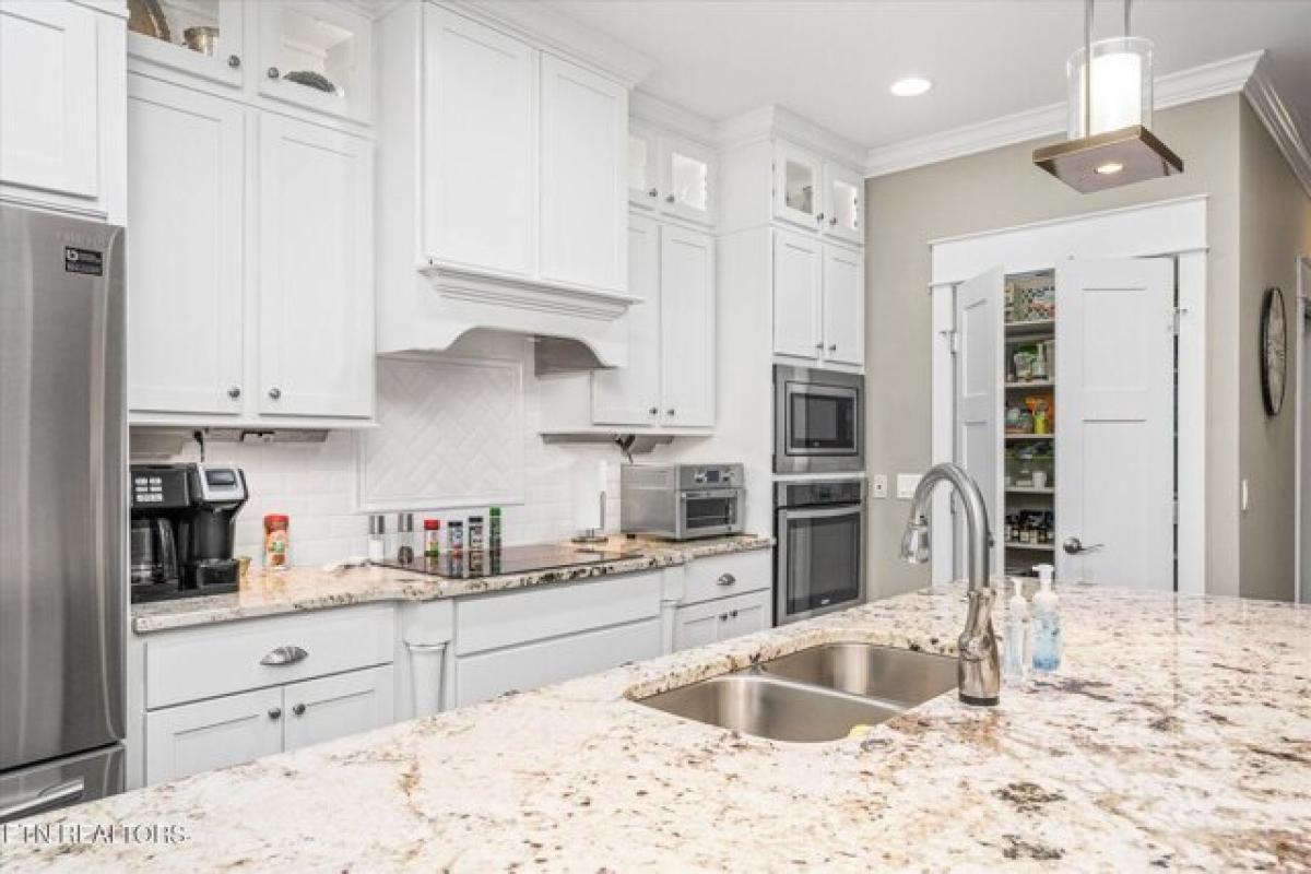 Picture of Home For Sale in Crossville, Tennessee, United States