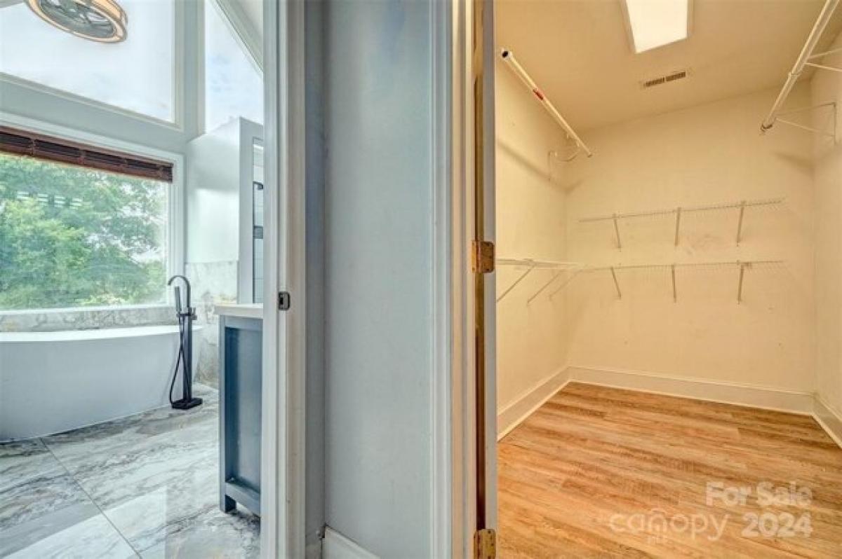 Picture of Home For Sale in Fort Mill, South Carolina, United States