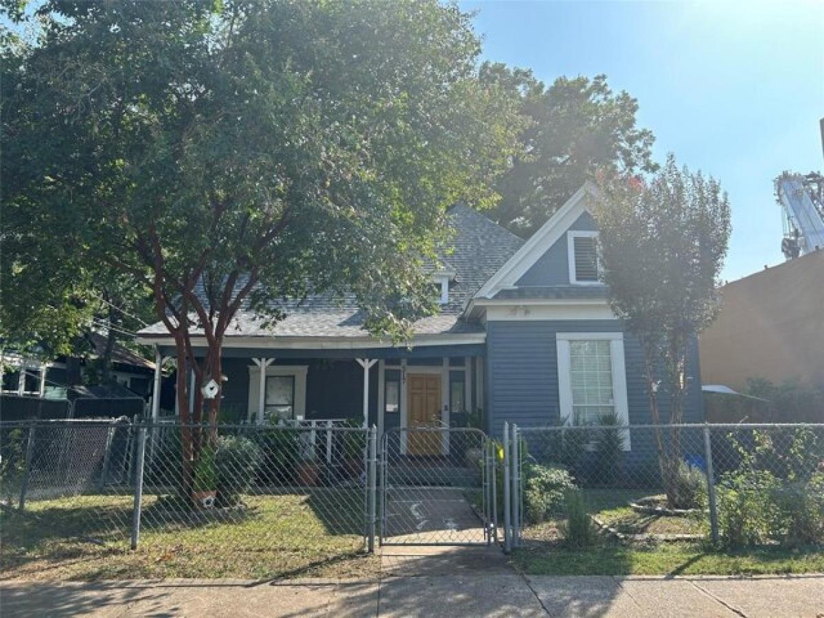 Picture of Home For Sale in Dallas, Texas, United States