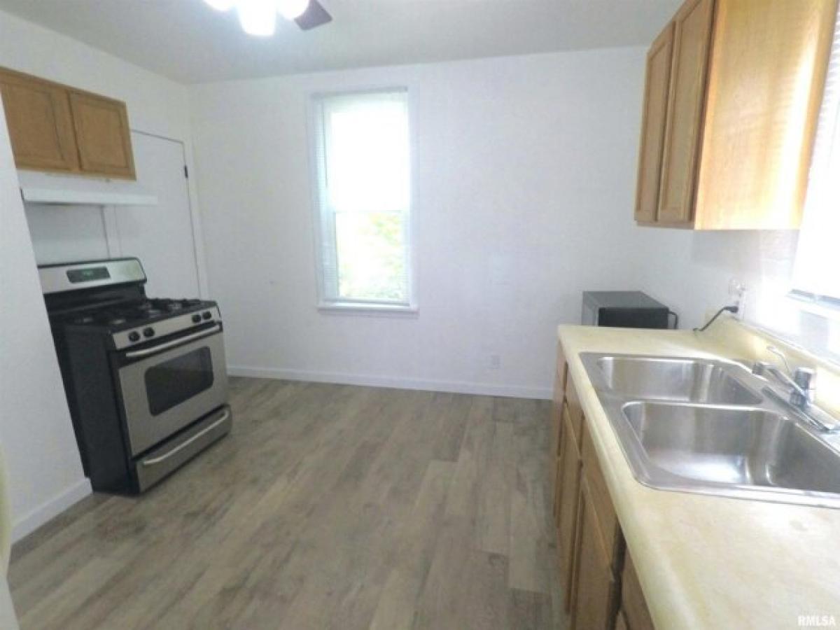 Picture of Home For Sale in Davenport, Iowa, United States