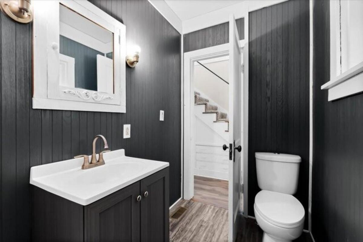 Picture of Home For Sale in Ann Arbor, Michigan, United States