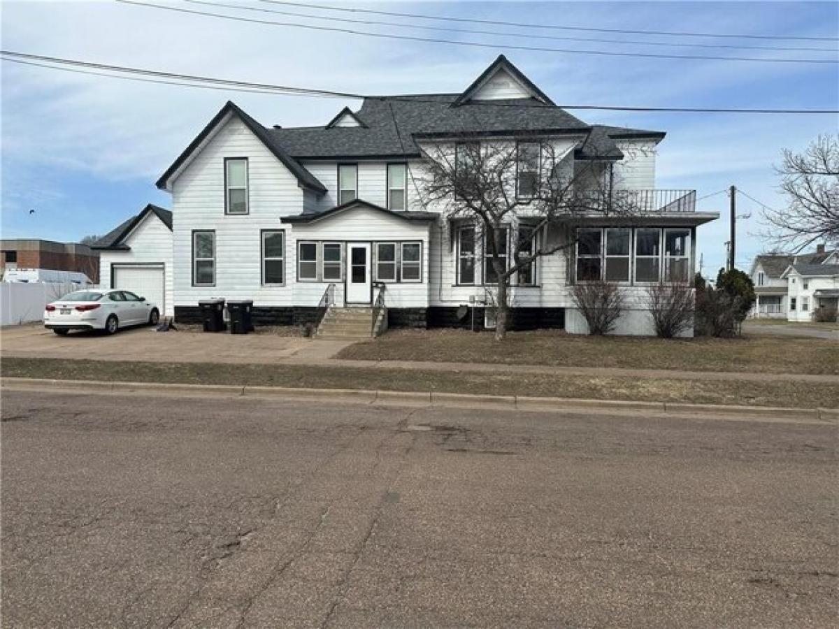 Picture of Home For Sale in Eau Claire, Wisconsin, United States