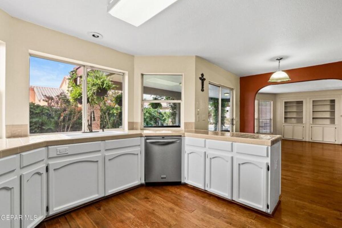 Picture of Home For Sale in El Paso, Texas, United States