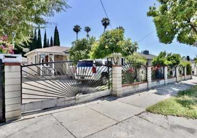 Home For Sale in Santa Ana, California