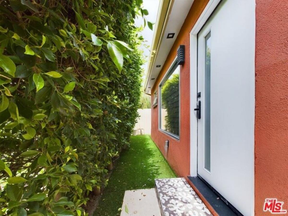 Picture of Home For Sale in Los Angeles, California, United States