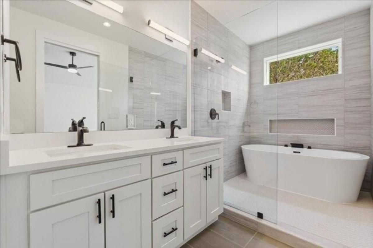 Picture of Home For Sale in Lago Vista, Texas, United States