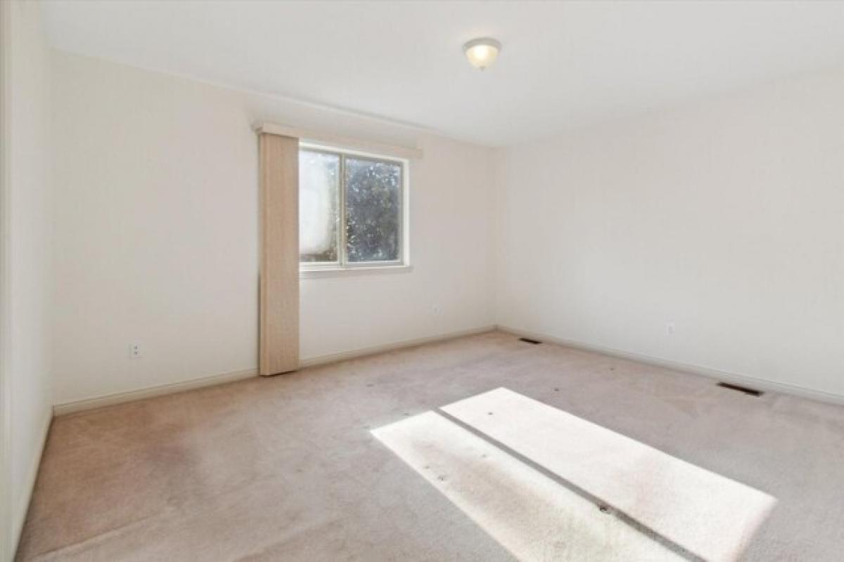 Picture of Home For Sale in Rochester Hills, Michigan, United States