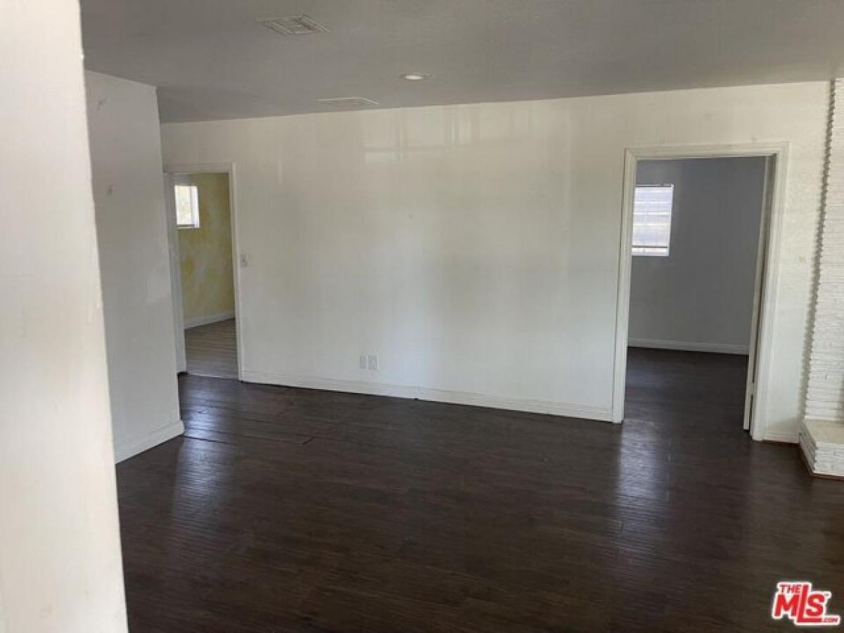 Picture of Home For Sale in Costa Mesa, California, United States