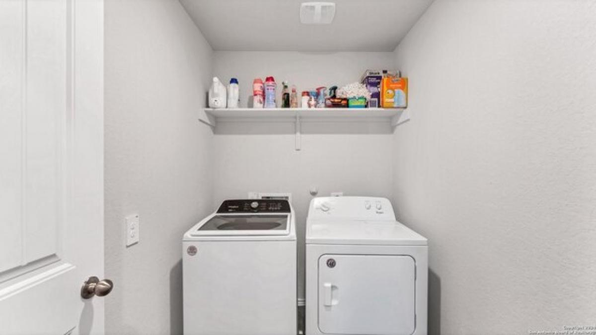 Picture of Home For Sale in Seguin, Texas, United States