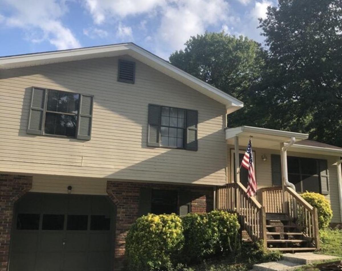 Picture of Home For Sale in Chickamauga, Georgia, United States