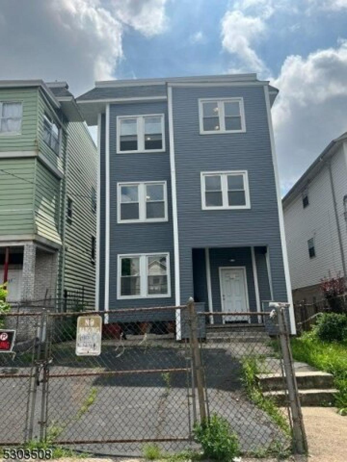 Picture of Home For Rent in Newark, New Jersey, United States