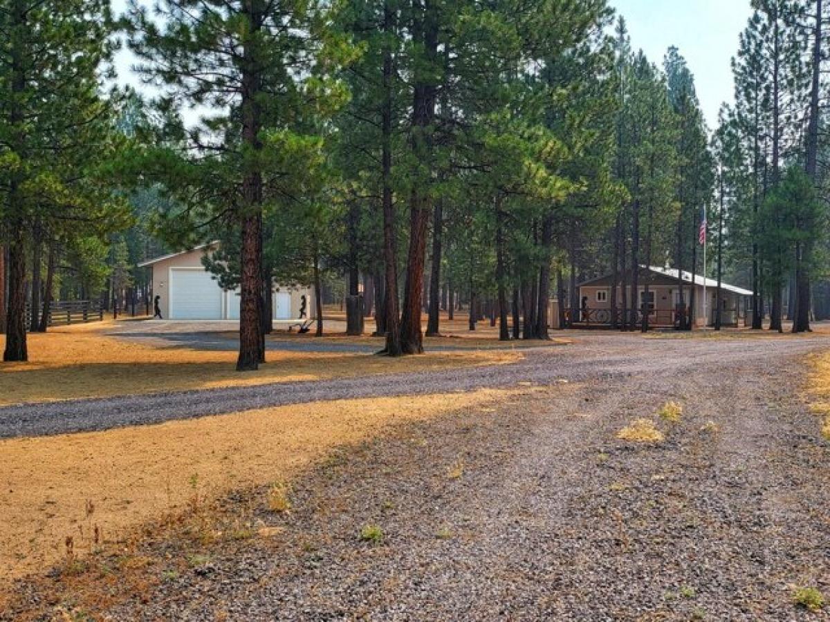 Picture of Home For Sale in La Pine, Oregon, United States