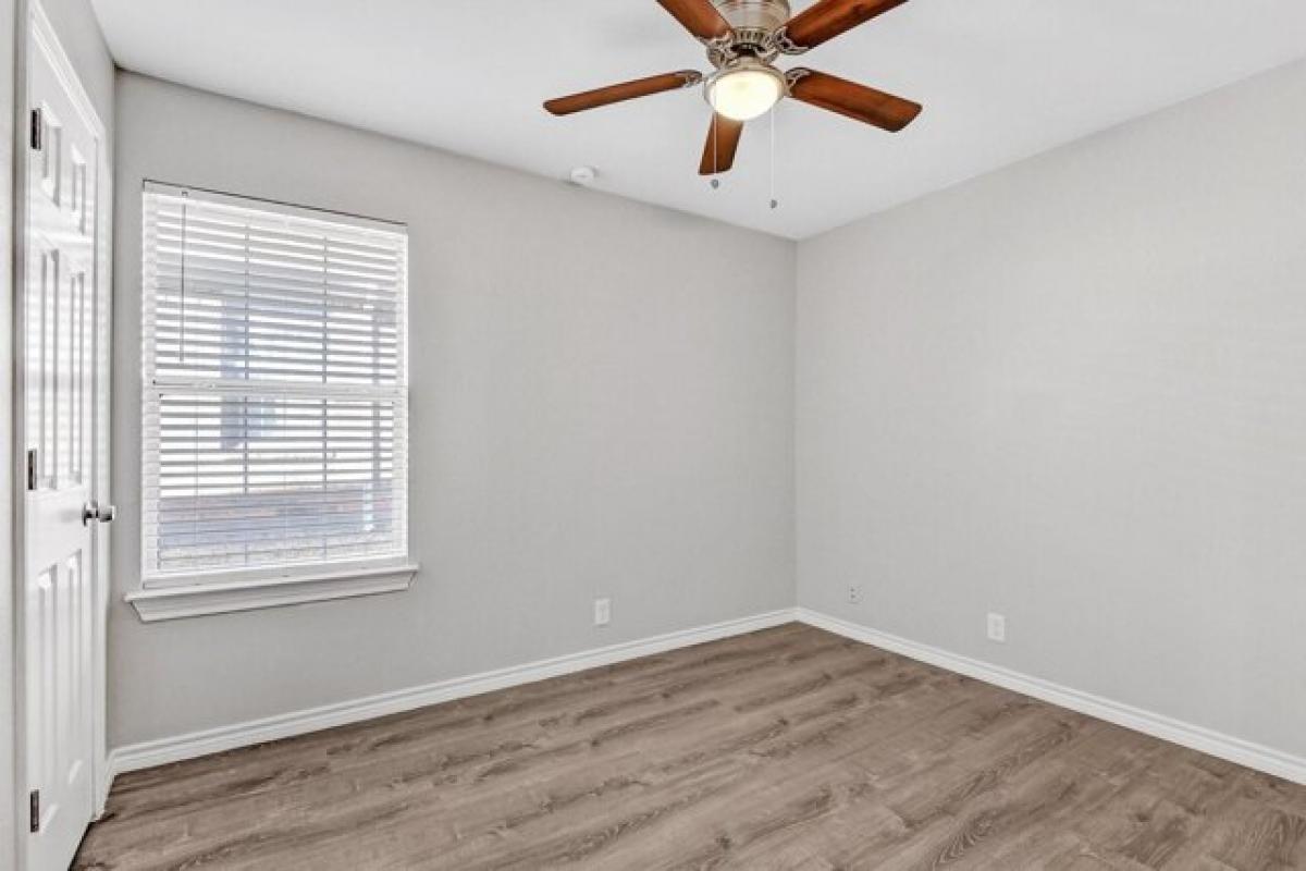 Picture of Home For Sale in Sherman, Texas, United States