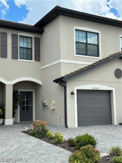 Home For Sale in Fort Myers, Florida