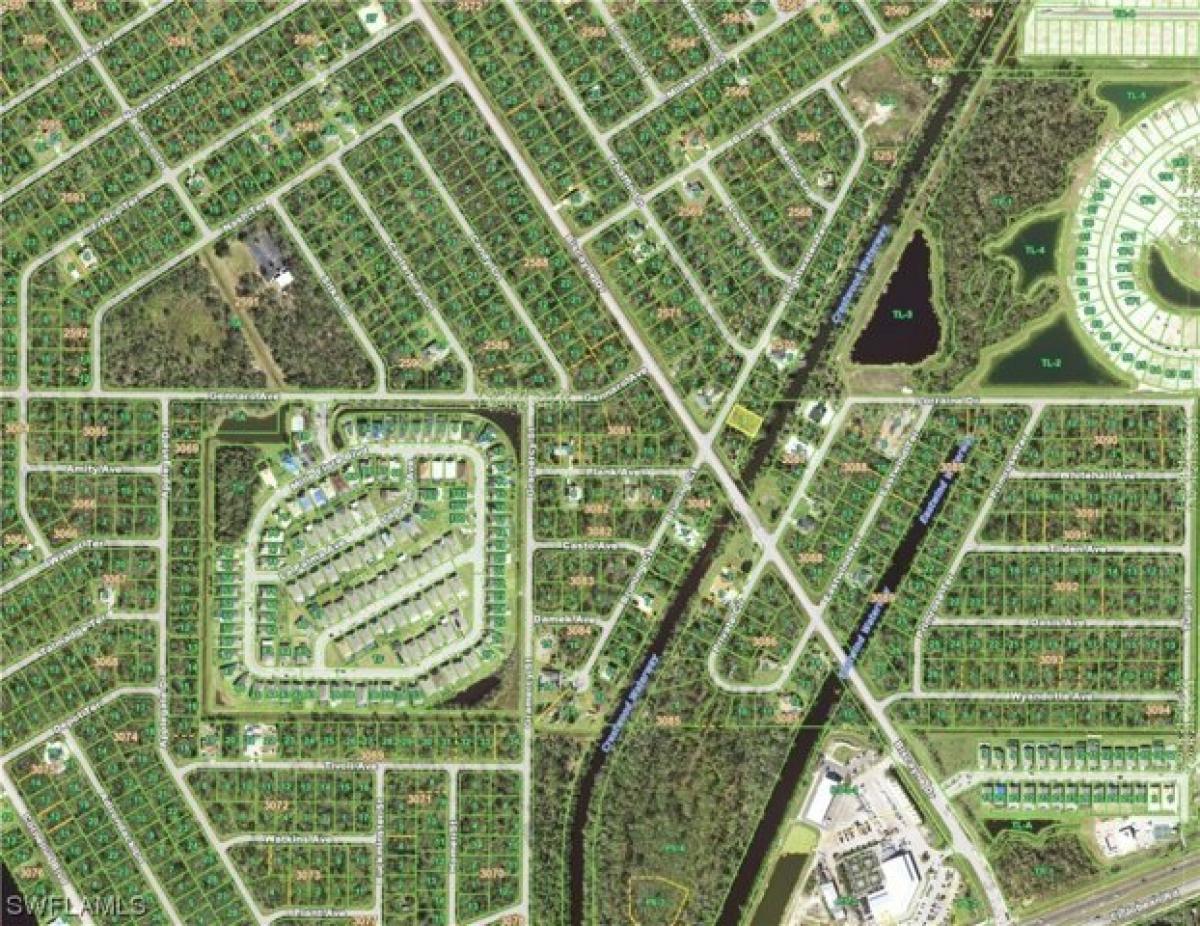 Picture of Residential Land For Sale in Port Charlotte, Florida, United States