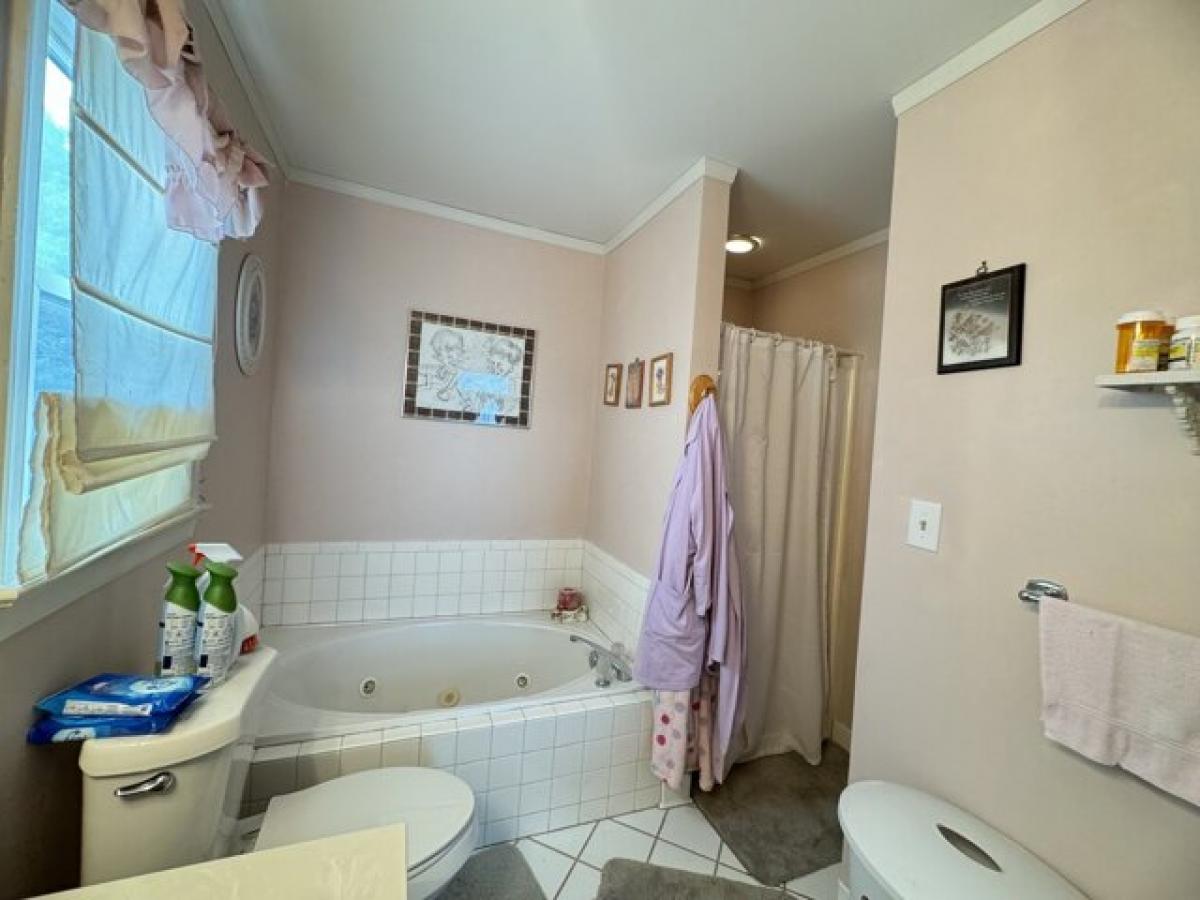 Picture of Home For Sale in Chesapeake, Virginia, United States