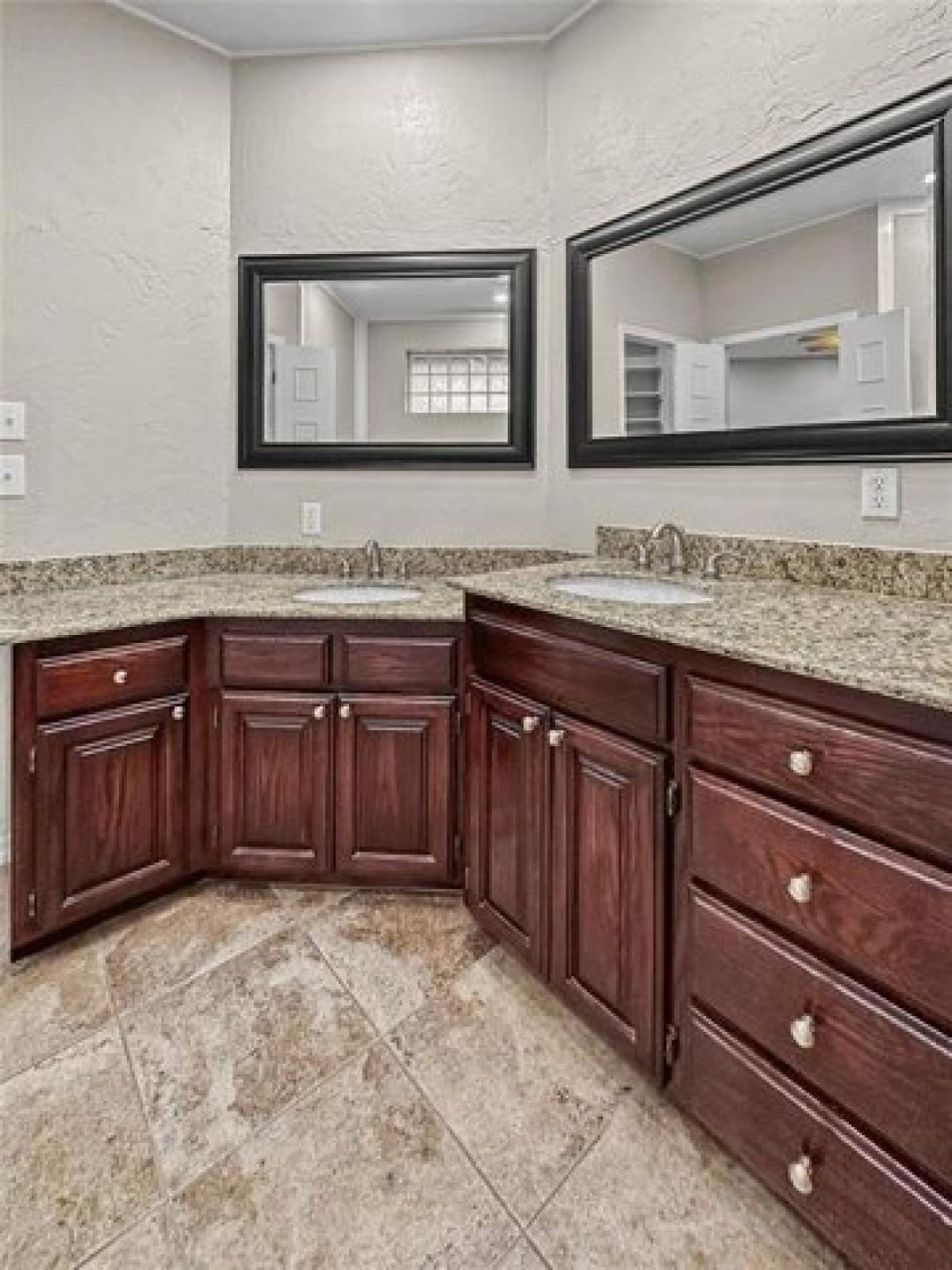 Picture of Home For Sale in El Reno, Oklahoma, United States