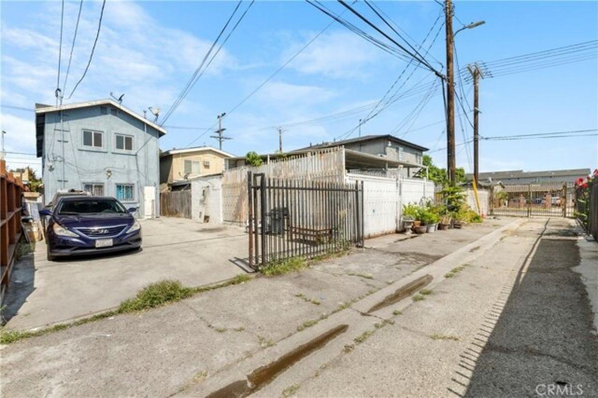 Picture of Home For Sale in Los Angeles, California, United States