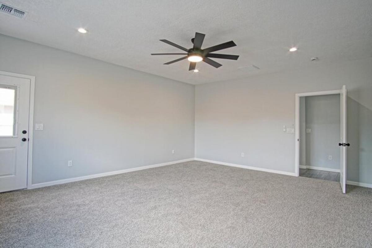 Picture of Home For Sale in Albuquerque, New Mexico, United States