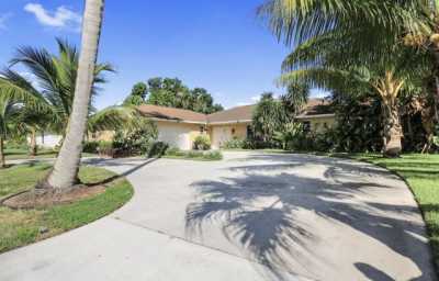 Home For Sale in Wellington, Florida