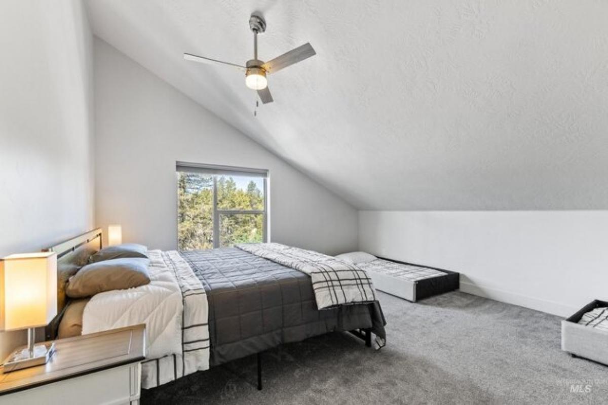 Picture of Home For Sale in McCall, Idaho, United States